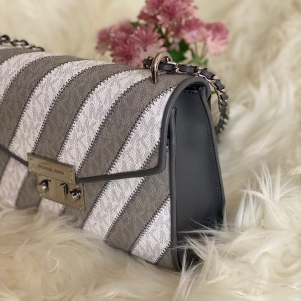 Michael Kors Rose MD Flap Shoulder Bag - Picture 3 of 8